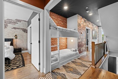 Bachelor’s Dream Pad - 4BR w/ Game Room & Rooftop!