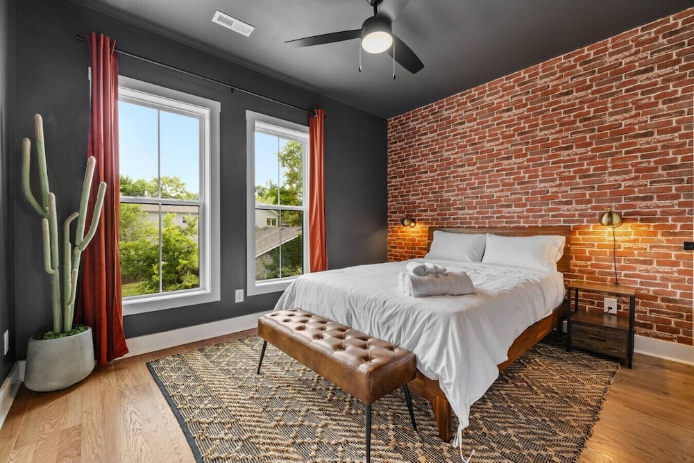 Private Rooftop Game Rooms Reference: Spacious 4Br Bachelor Retreat Game Room Rooftop Nashville