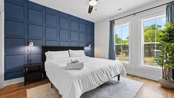 Iron/ironing board, WiFi, bed sheets