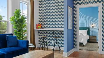 Desk, iron/ironing board, WiFi, bed sheets