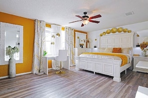 4 bedrooms, in-room safe, desk, iron/ironing board