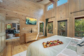 4 bedrooms, internet, bed sheets