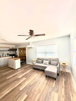 Smart TV - Laguna Beach Bungalow|Sleeps4|Patio|Steps to the sand! (Panama City Beach)