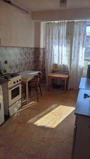 Oven, stovetop