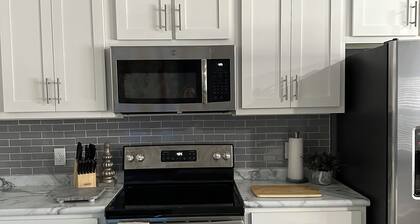 Ace’s Hideaway Modern 2bed/2bath with great location Steel/Duck/Farm community