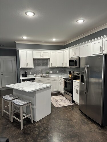 Ace’s Hideaway Modern 2bed/2bath with great location Steel/Duck/Farm community