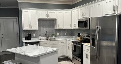 Aceâs Hideaway Modern 2bed/2bath with great location Steel/Duck/Farm community