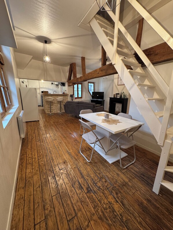 Dining - Unique apartment in the historic heart of Troyes - Ruelle des chats/rue Champeaux (Troyes)