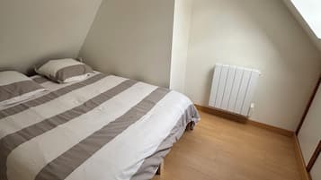 1 chambre, bureau, fer et planche à repasser, Wi-Fi gratuit