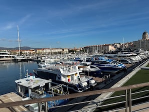 Marina - Right in the town center, 5m from the beach on foot and 2m from the SNCF train station (Saint-Raphaël)
