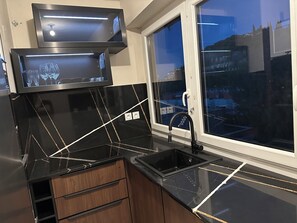 Interior - Right in the town center, 5m from the beach on foot and 2m from the SNCF train station (Saint-Raphaël)