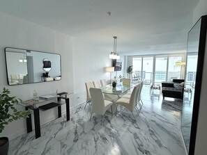 Interior - Oceanfront 3BR Luxury Miami Escape Pool&Gym (Miami Beach)