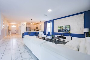 Smart TV, offices - 8BR Golf Resort Villa/Private Pool+Theater at home (Four Corners)