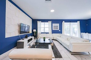 Smart TV, offices - 8BR Golf Resort Villa/Private Pool+Theater at home (Four Corners)