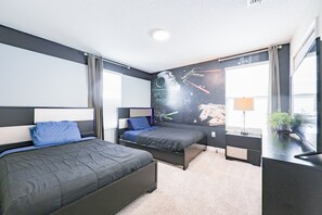 8 bedrooms, desk, iron/ironing board, free WiFi