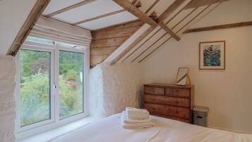 3 bedrooms, individually decorated, individually furnished, free WiFi