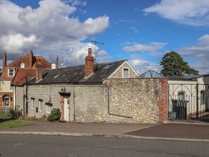 Exterior - The Well House (Lyme Regis)