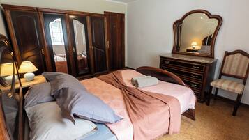 2 Schlafzimmer, Bügeleisen/Bügelbrett, kostenloses WLAN, Bettwäsche