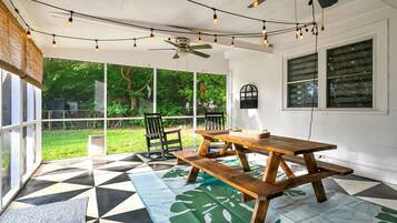 Outdoor dining