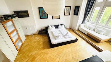 2 makuuhuonetta, silitysrauta/-lauta, ilmainen Wi-Fi, vuodevaatteet