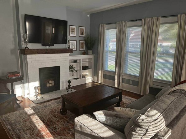 TV - Welcome to The Junction House! (Bruceton)