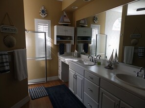 Bathroom - Holiday Vacation Rental Home (Leesburg)