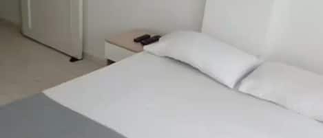 2 bedrooms, iron/ironing board, bed sheets