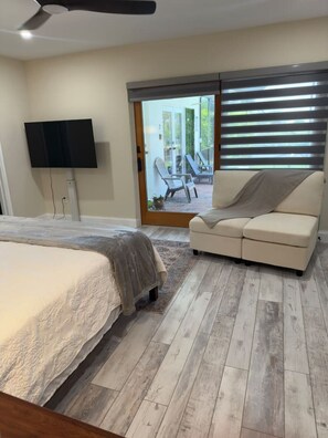 1 bedroom, desk, WiFi, bed sheets