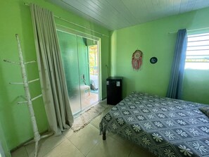Standard Quadruple Room | Free WiFi - Pousada Magia da Guarda (Palhoça)