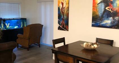 Charming 3-bedroom Smart home in Sacramento with AC, sleep number in Master