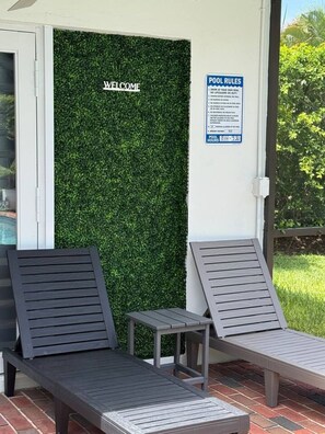 المنطقة المحيطة بالمنشأة