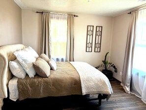 3 多间卧室、熨斗/熨衣板、WiFi、床单