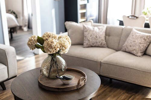 Charming 1920s Cottage Retreat – Modern Comfort, Vintage Soul