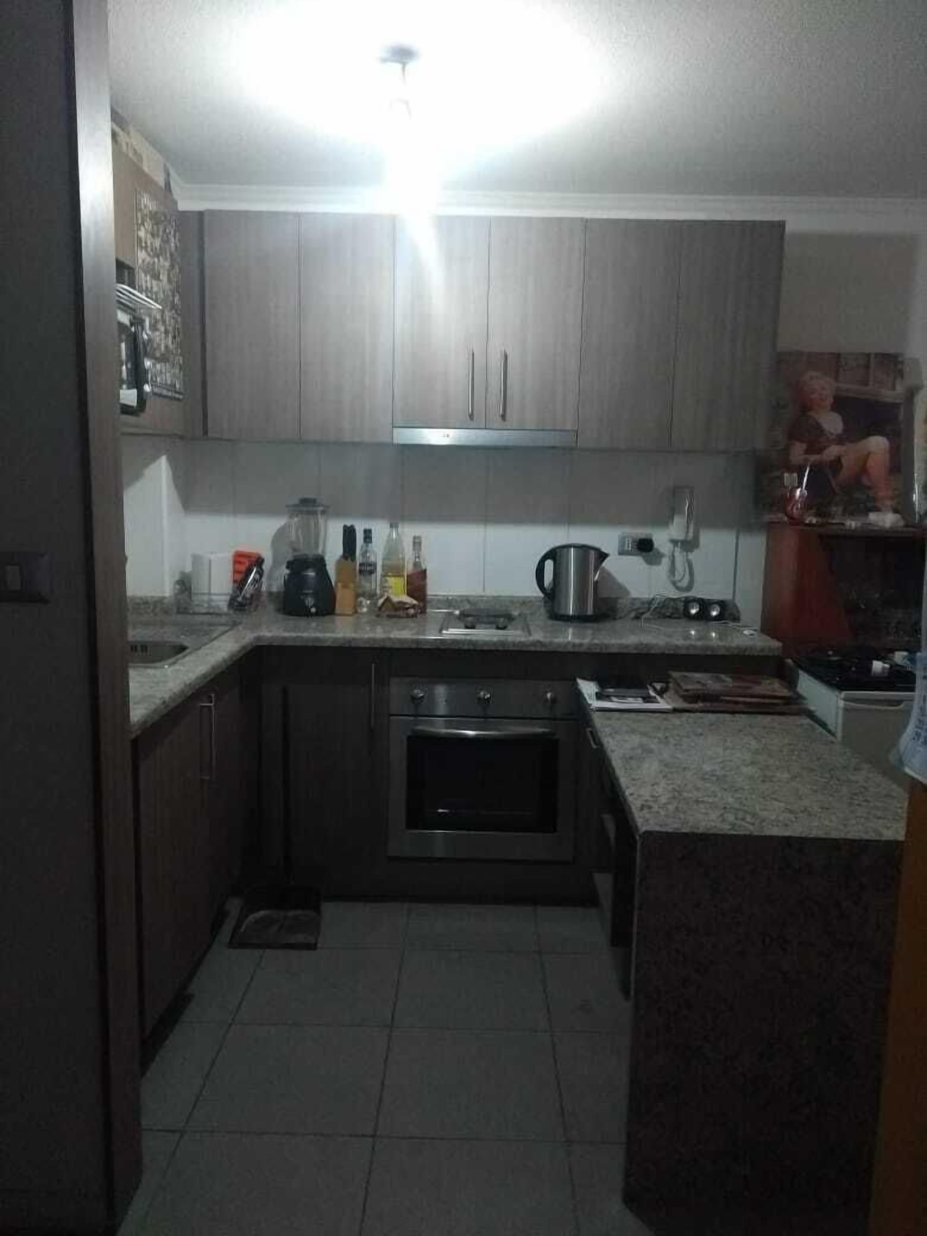 舒适客房, 阳台, 城市景观 | 私人厨房 | 烤箱、炉灶、厨具/餐具