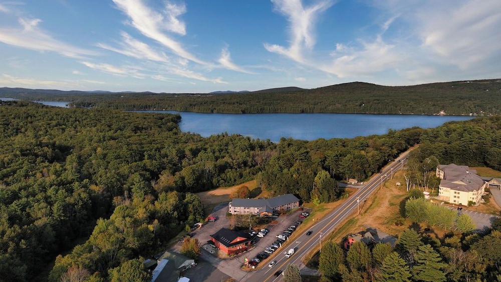 A Hotel Inn Sunapee by null