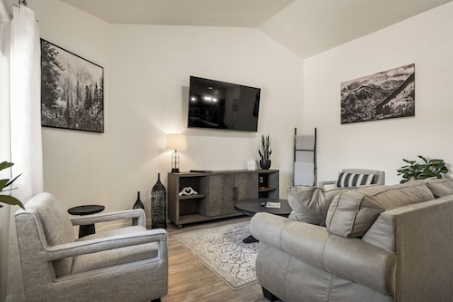 Black Canyon Retreats, Your Home Away From Home