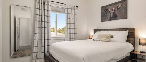 3 slaapkamers, een bureau, een strijkplank/strijkijzer, gratis wifi