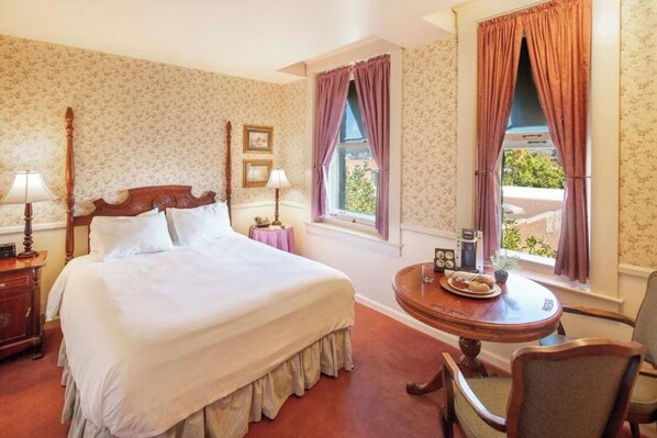 1 slaapkamer, een strijkplank/strijkijzer, gratis wifi, beddengoed