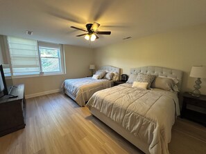 5 室のベッドルーム、アイロン / アイロン台、WiFi (無料)、ベッドシーツ