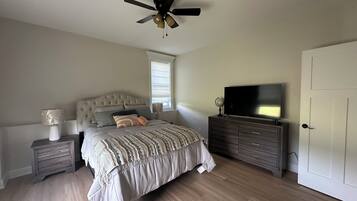 5 bedrooms, iron/ironing board, free WiFi, bed sheets