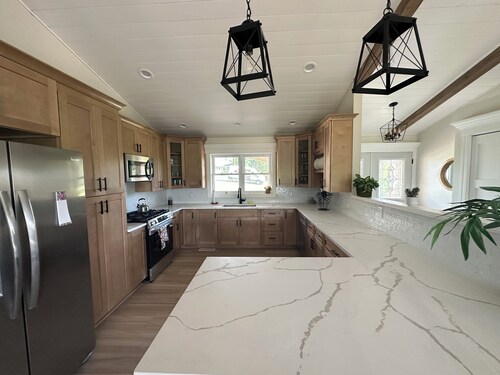 Spacious 5-bedroom house in phenomenal Galena with hot tub, game room