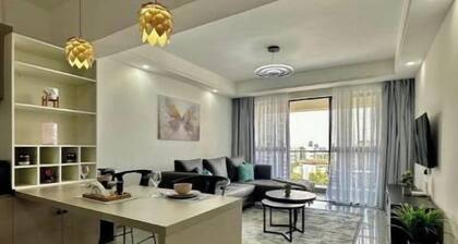 Spacious 1.5 BR W/heated pool/gym Yaya center