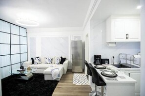 Interior - Alba Garden Studio Luxe Hideout , Pool & Skyline (Nairobi)