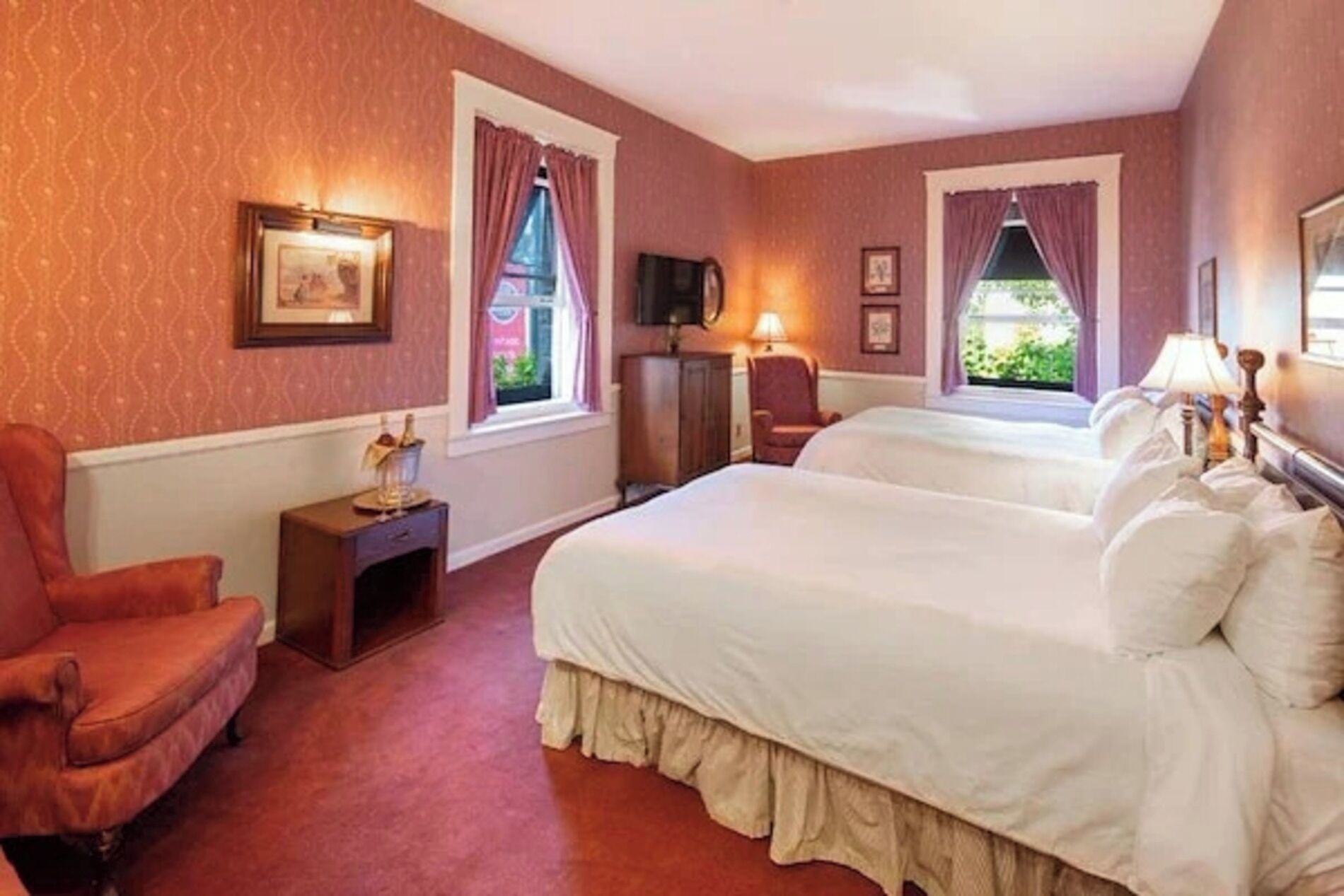 1 slaapkamer, een strijkplank/strijkijzer, gratis wifi, beddengoed