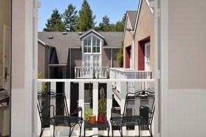 Property grounds - Two Luxurious Junior Suite with Elegant Furnishings Near Sonoma Wineries (Santa Rosa)