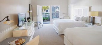 Spacious Double Queen Suite Perfect for Wine Country Escapes Near Santa Rosa Fun