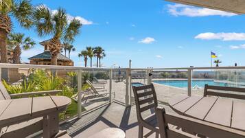 Condo, vista parcial al océano | Terraza o patio