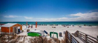 บีชไซด์ ทู แอท แซนเดสติน บาย พีเอชจี