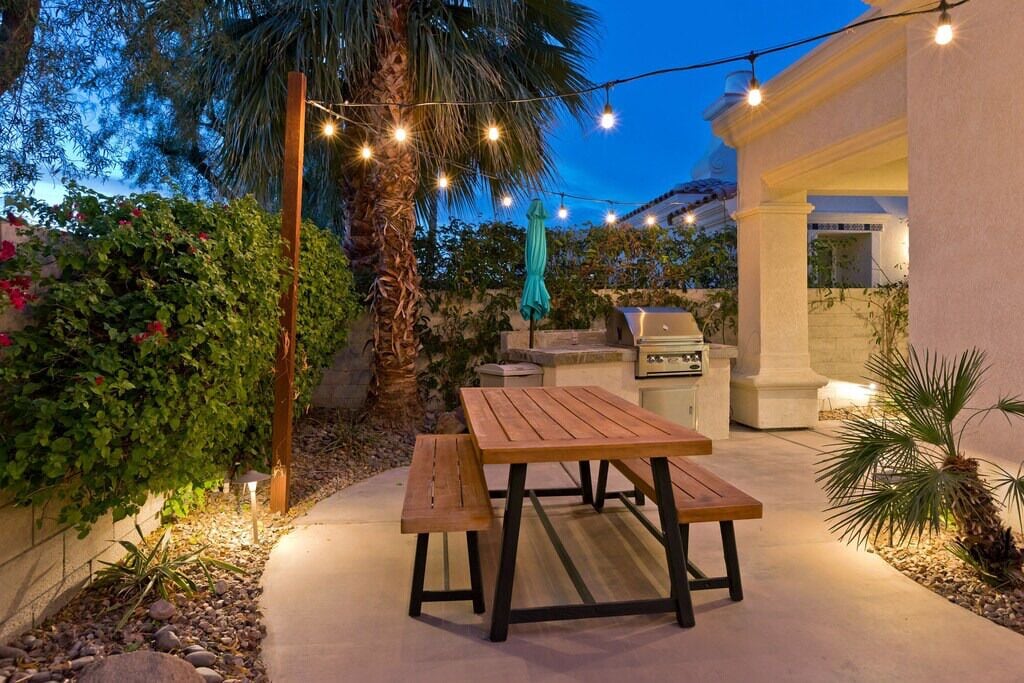 屋外ダイニングエリア