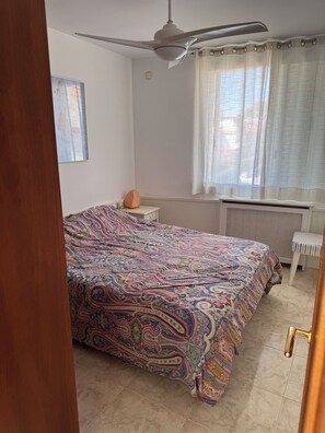 5 chambres, fer et planche à repasser, Wi-Fi gratuit, draps fournis